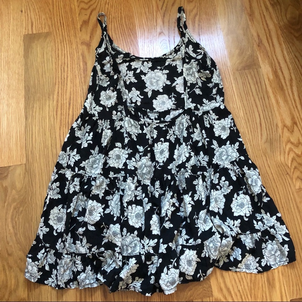 Brandy Melville Floral Jada Dress - Picture 4 of 5